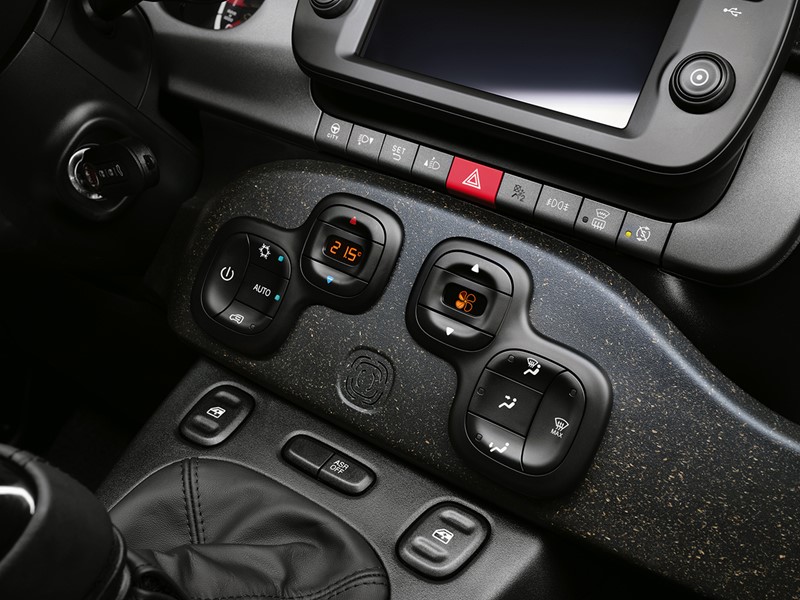 Kompaktne vanjske dimenzije donose i solidnu  prostranost unutrašnjosti vozila