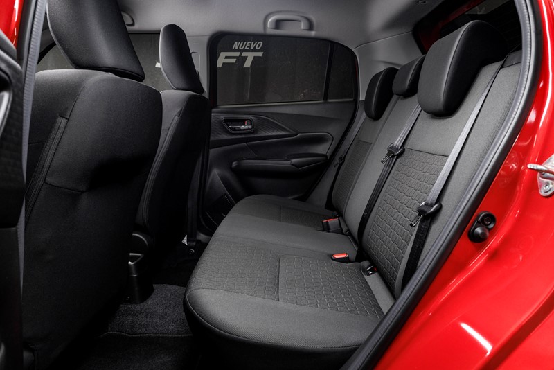 Iako raste iz generacije u generaciju, trenutačno  sedma generacija broji 386 centimetara